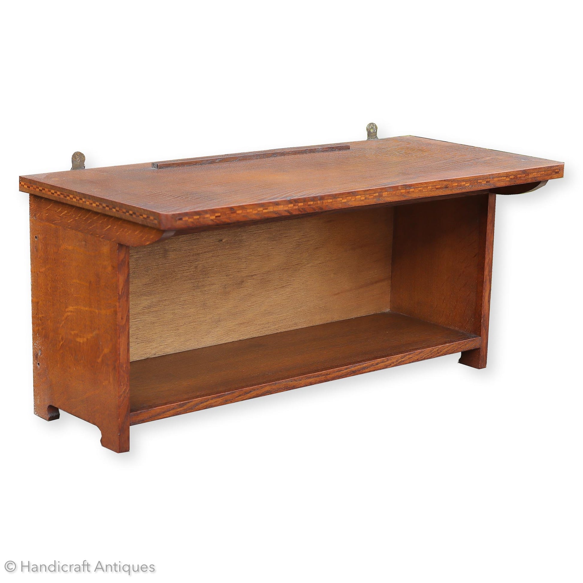 Arthur W. Simpson Arts & Crafts Lakes School English Oak Shelf c. 1920.