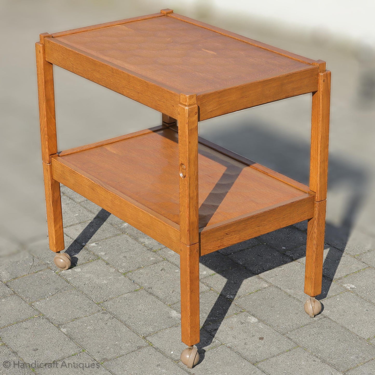 Alan 'Acornman' Grainger (Ex-Mouseman) Arts & Crafts Yorkshire School English Oak Tea Trolley c. 1970.