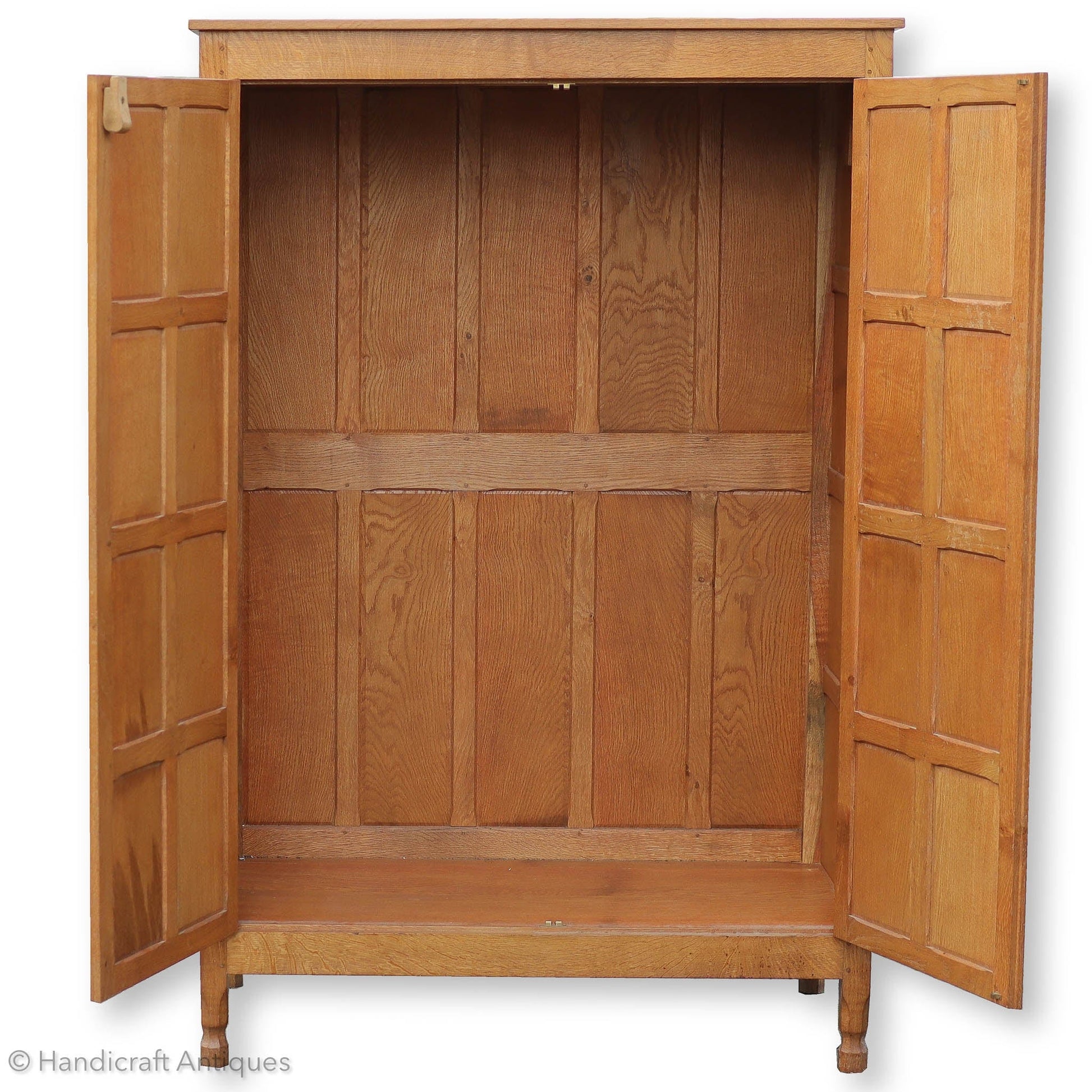 Cat & Mouseman' (Ex-Mouseman) Arts & Crafts Yorkshire School Oak Wardrobe (b)