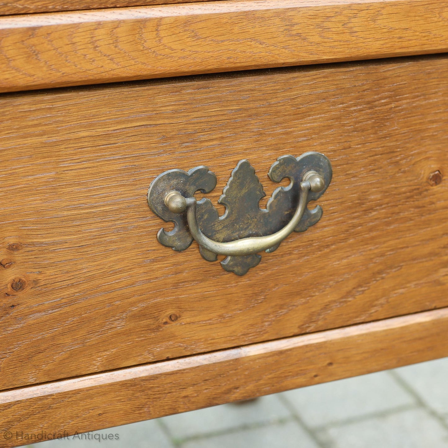 Alan 'Acornman' Grainger (Ex-Mouseman) Arts & Crafts Yorkshire School Oak Desk.