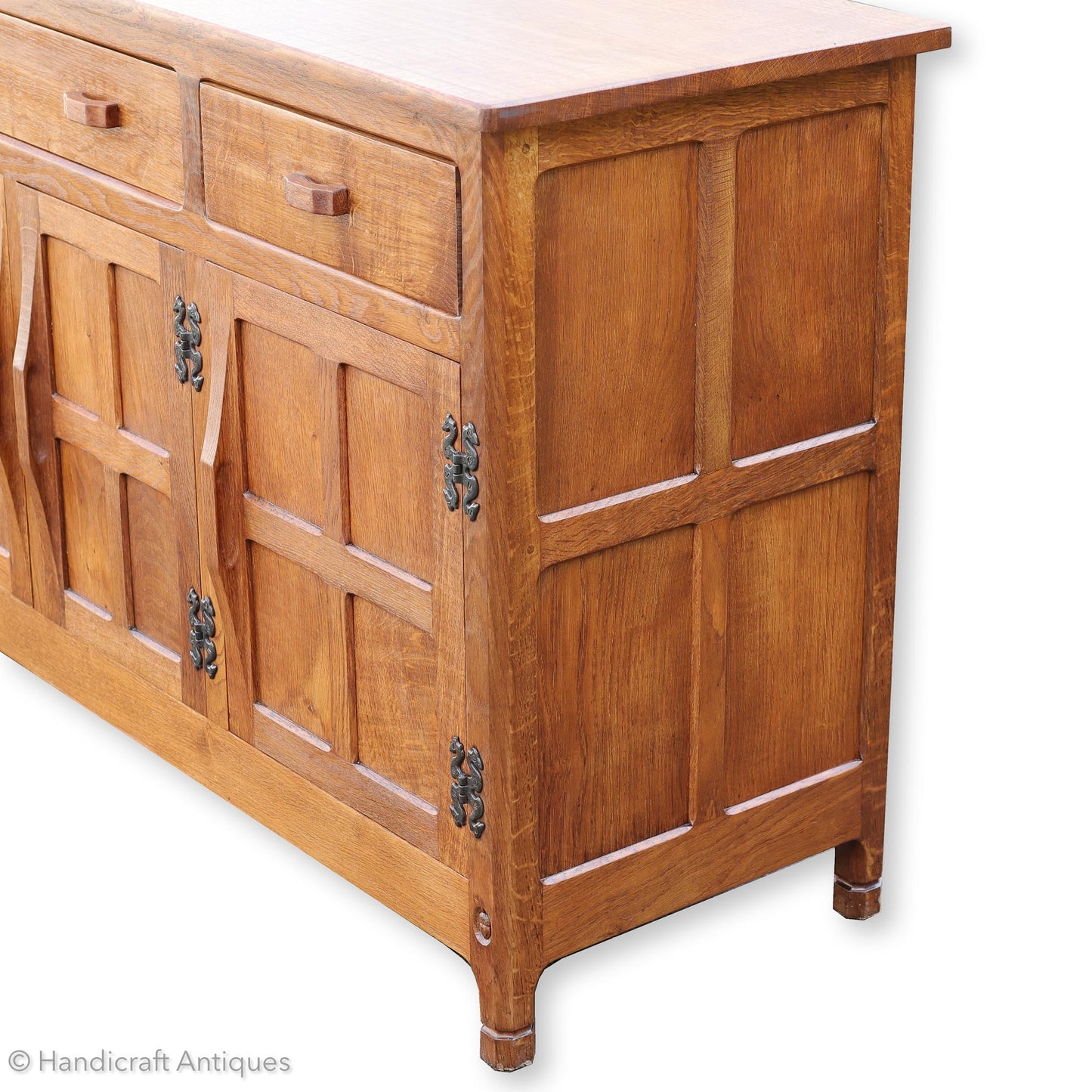 Alan 'Acornman' Grainger (Ex-Mouseman) Arts & Crafts Yorkshire School English Oak Dresser Post 1970