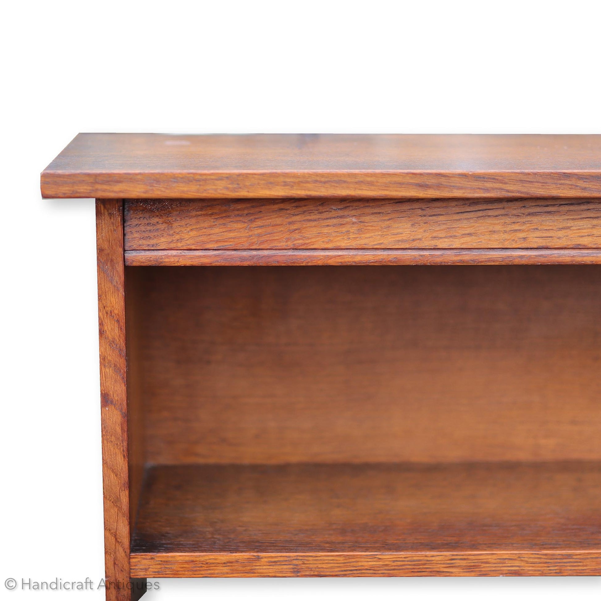 Arthur W. Simpson Arts & Crafts Lakes School English Oak Shelf c 1920.