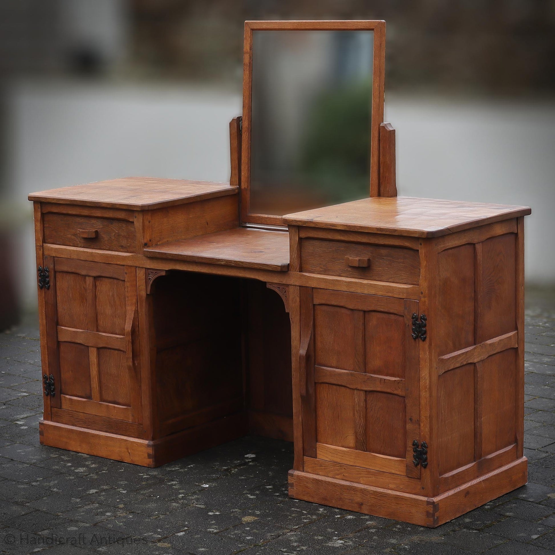 Robert Kingpost Ingham Arts & Crafts Yorkshire School English Oak Dressing Table