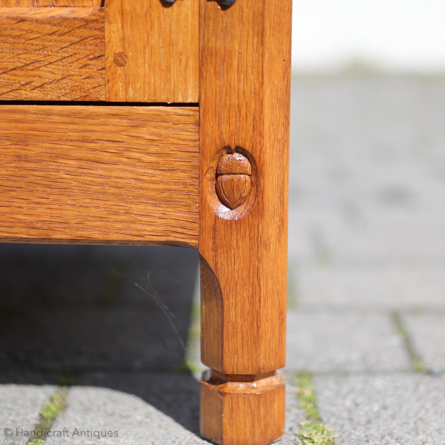 Alan 'Acornman' Grainger (Ex-Mouseman) Arts & Crafts Yorkshire School English Oak Sideboard post 1970.