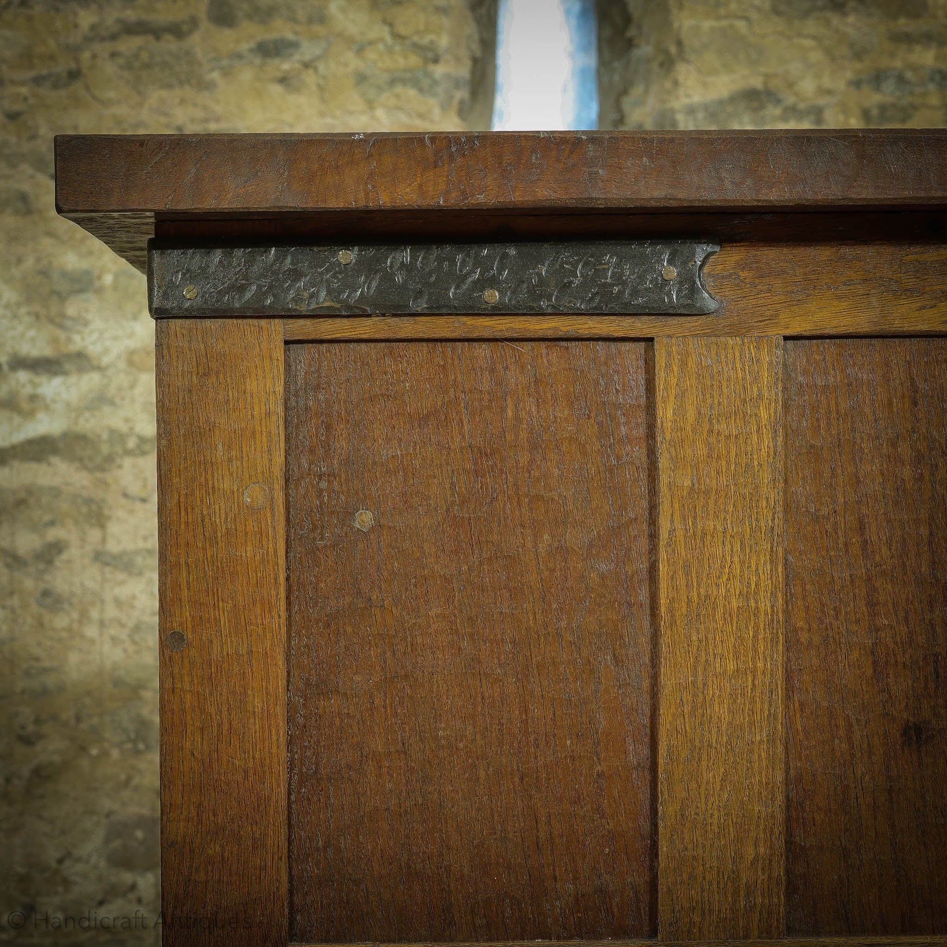 Arts & Crafts Yorkshire School English Oak Wardrobe C. 1920 - Mouseman interest