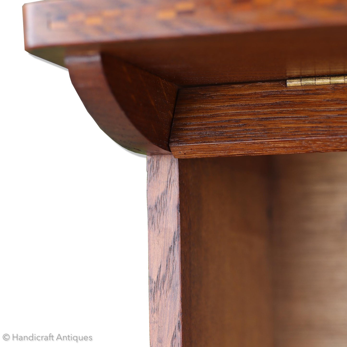 Arthur W. Simpson Arts & Crafts Lakes School English Oak Shelf c. 1920.