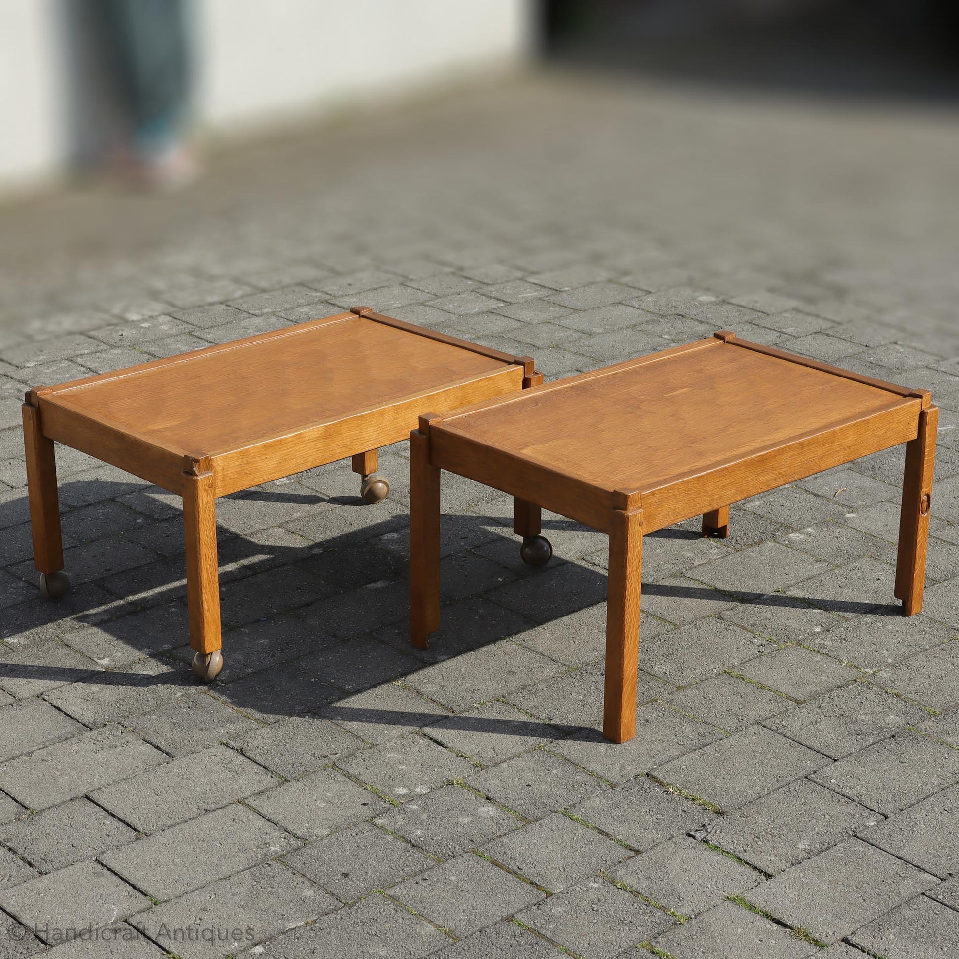 Alan 'Acornman' Grainger (Ex-Mouseman) Arts & Crafts Yorkshire School English Oak Tea Trolley c. 1970.