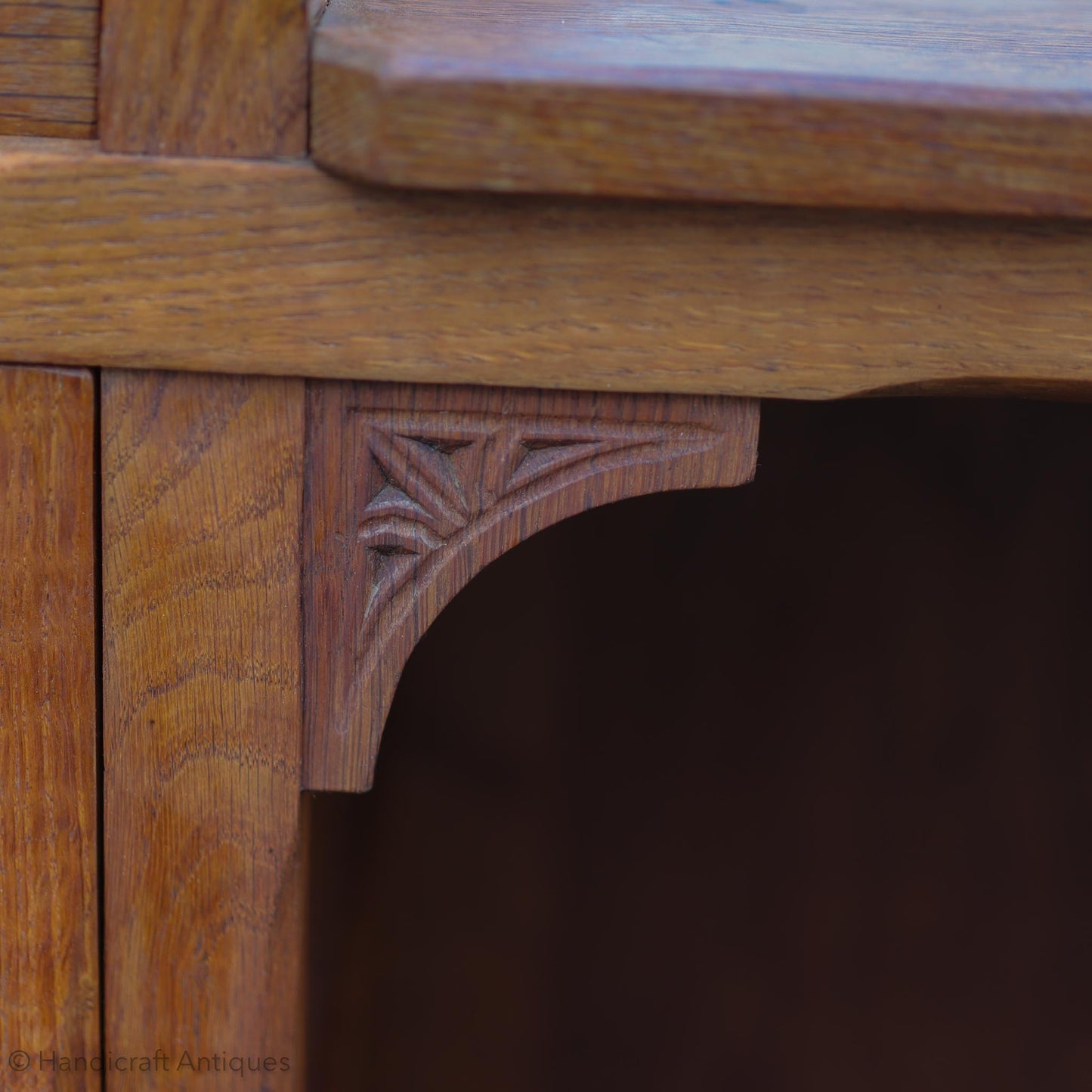 Robert Kingpost Ingham Arts & Crafts Yorkshire School English Oak Dressing Table