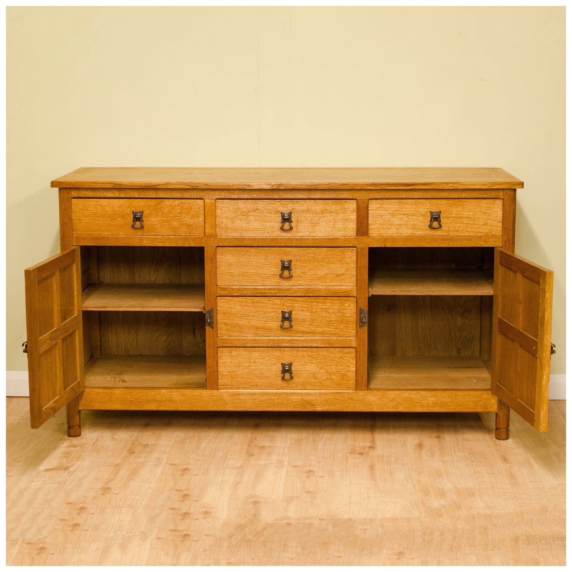 Alan 'Acornman' Grainger (Acorn Industries) Yorkshire School Oak Sideboard