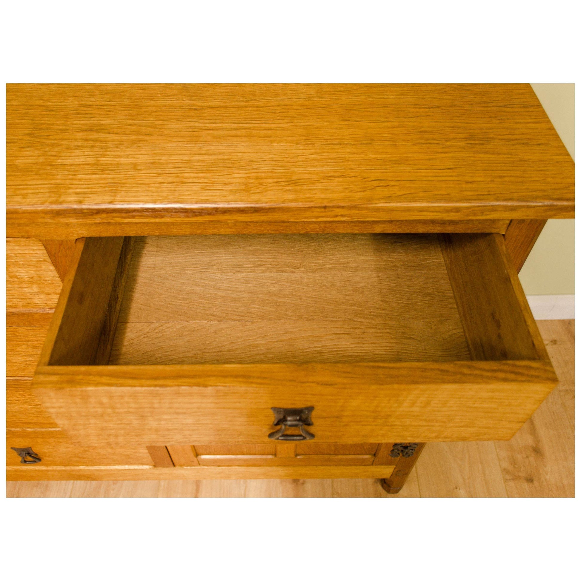 Alan 'Acornman' Grainger (Acorn Industries) Yorkshire School Oak Sideboard