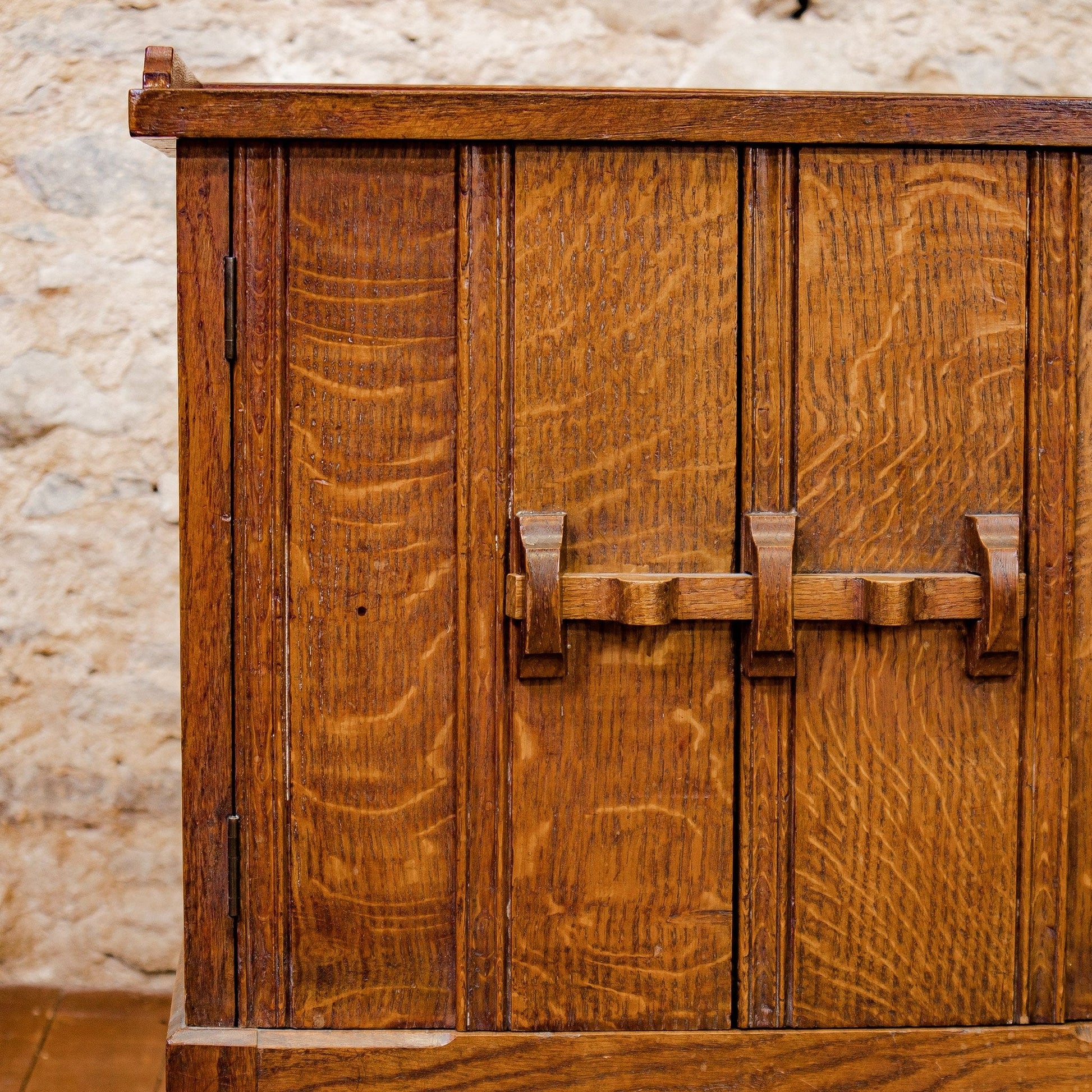 Arts & Crafts Cotswold School English Oak cabinet