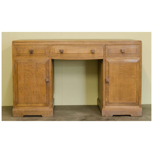 Brynmawr Furniture Company Brynmawr Furniture Company Antique Arts Crafts Oak Merthyr Knee Hole Desk c. 1930