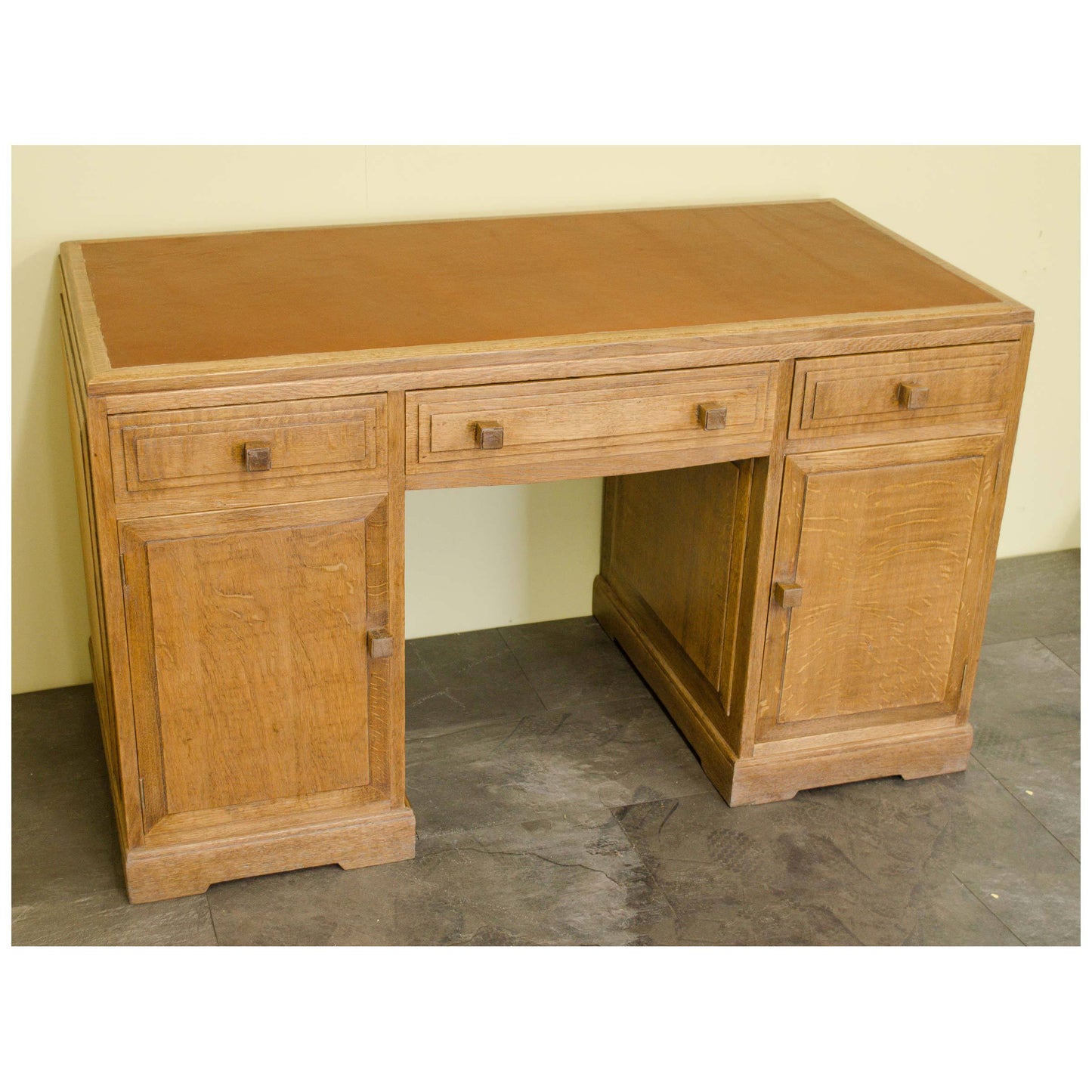 Brynmawr Furniture Company Brynmawr Furniture Company Antique Arts Crafts Oak Merthyr Knee Hole Desk c. 1930