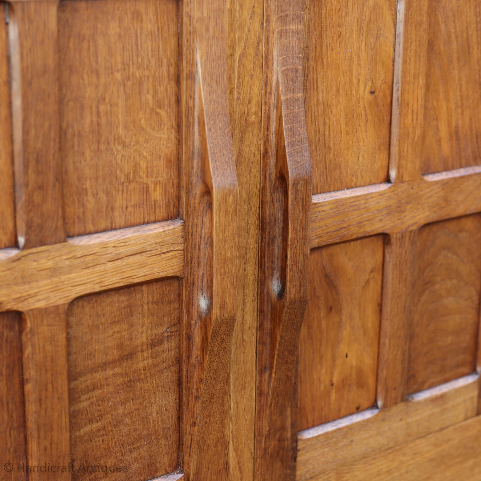 Alan 'Acornman' Grainger (Ex-Mouseman) Arts & Crafts Yorkshire School English Oak Dresser Post 1970