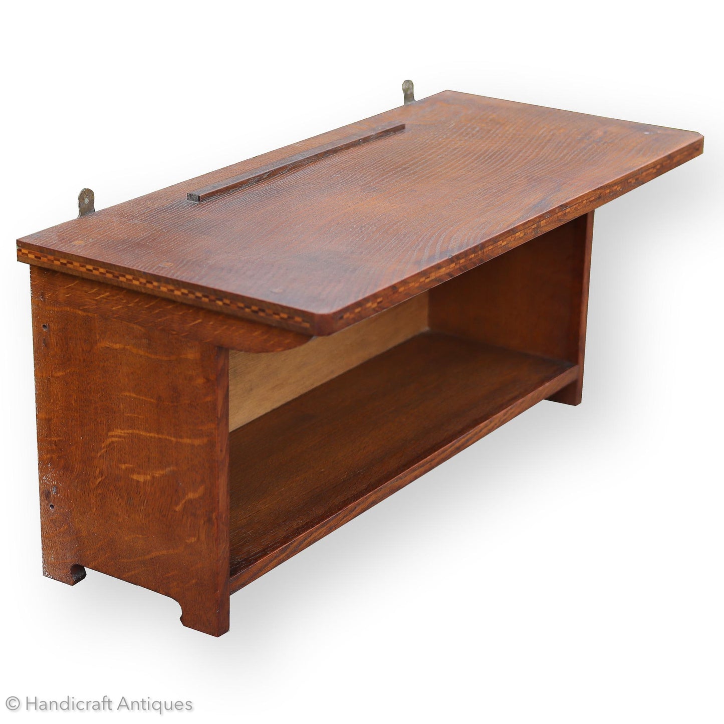 Arthur W. Simpson Arts & Crafts Lakes School English Oak Shelf c. 1920.