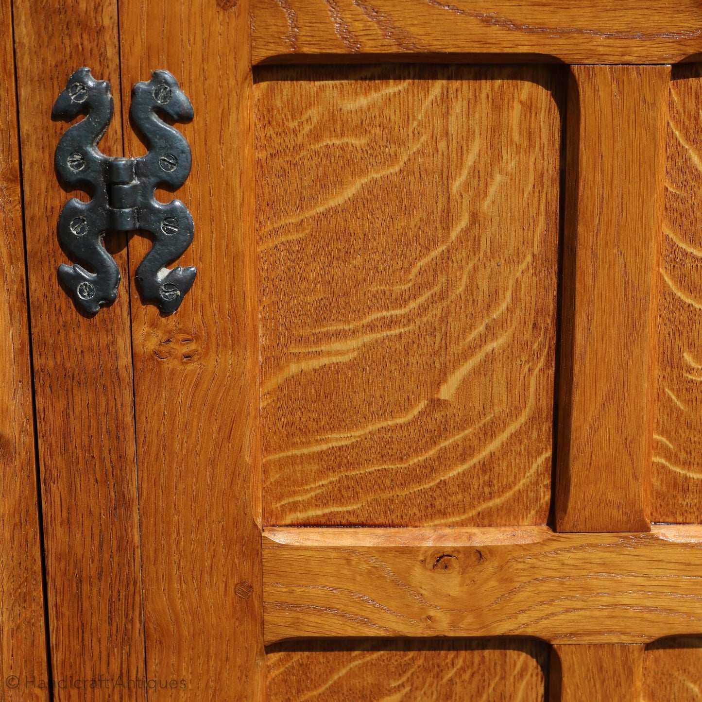 Alan 'Acornman' Grainger (Ex-Mouseman) Arts & Crafts Yorkshire School English Oak Sideboard post 1970.