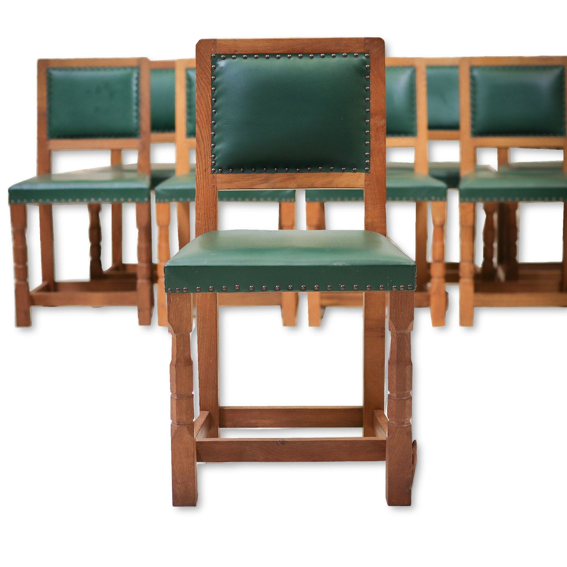 Set of 8 Derek 'Lizardman' Slater Arts & Crafts Yorkshire School Oak Chairs