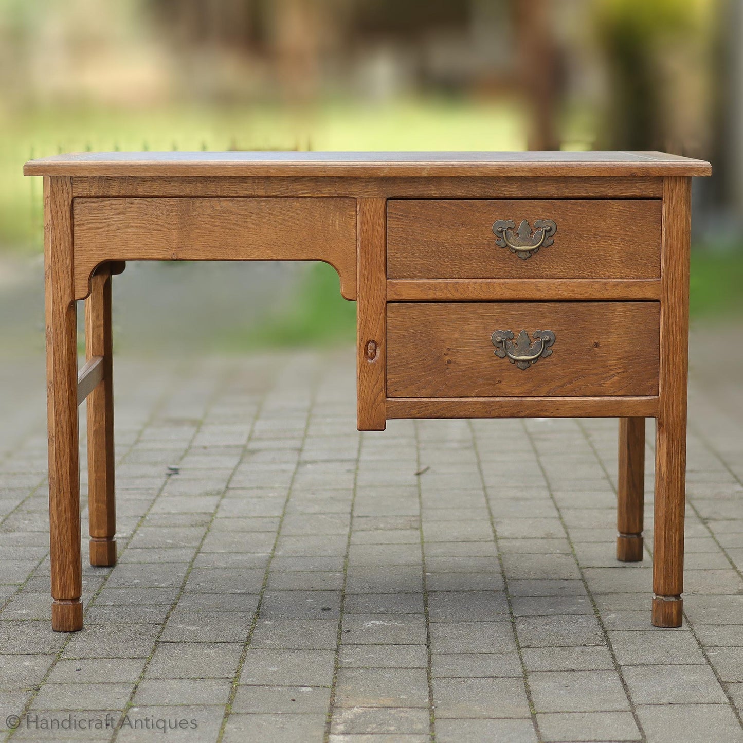 Alan 'Acornman' Grainger (Ex-Mouseman) Arts & Crafts Yorkshire School Oak Desk.