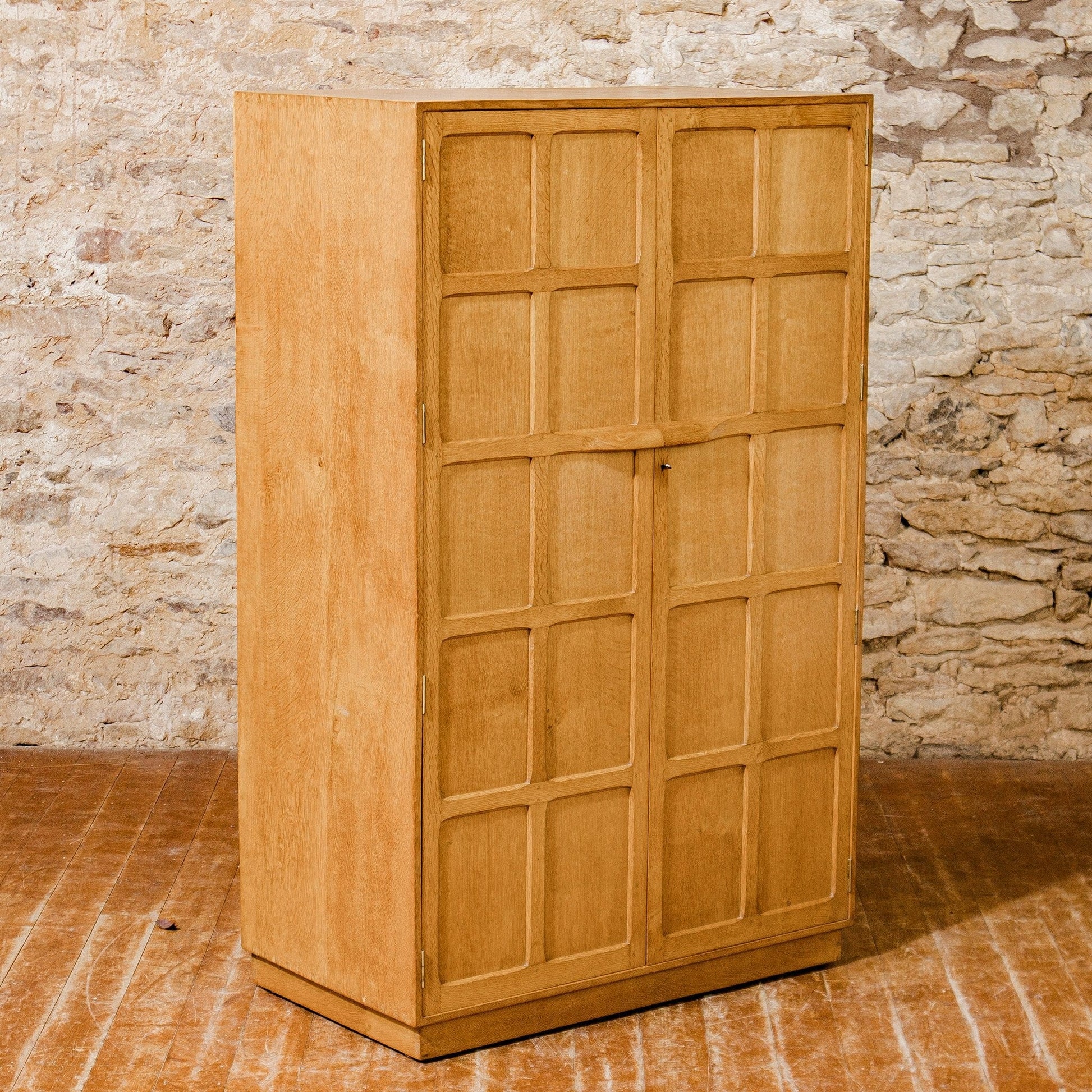 Keith Moorey (ex-Mouseman & ex-Barnsley) Cotswold School English Oak Wardrobe