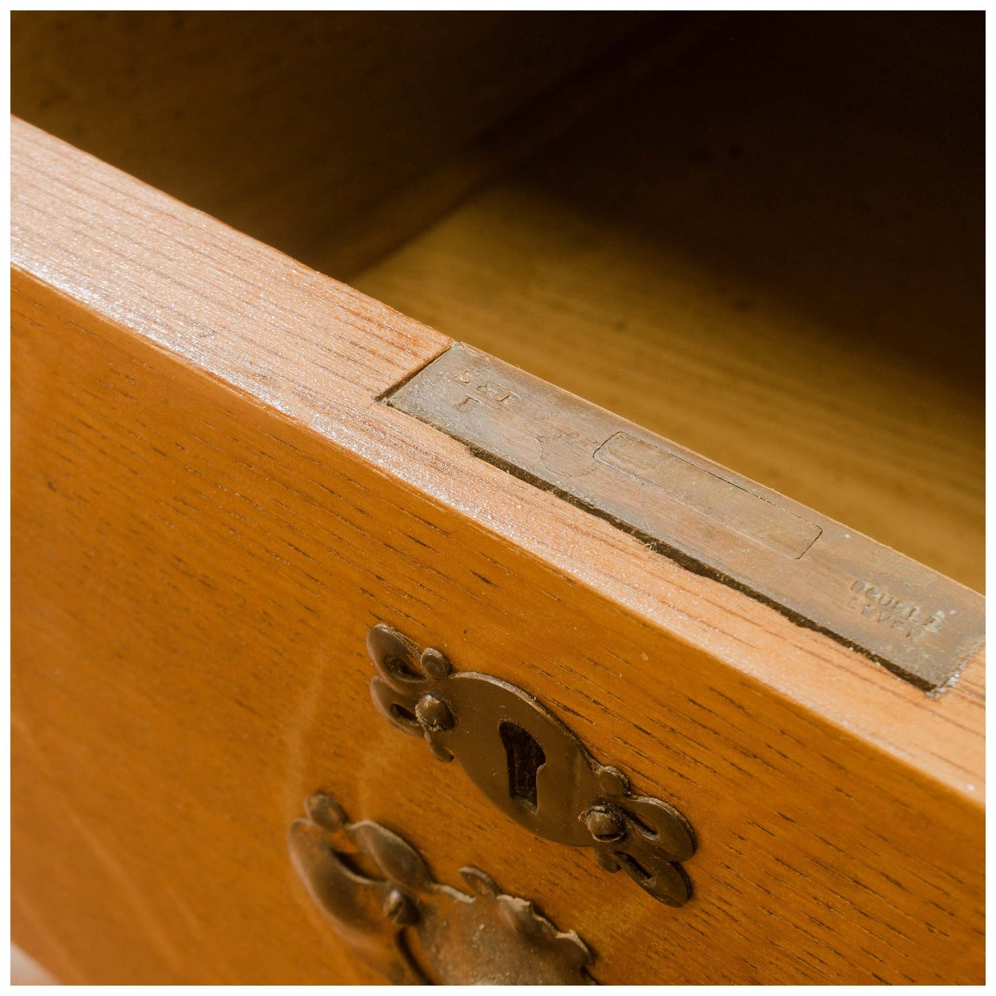 Shapland & Petter, Barnstaple Arts & Crafts English Oak Dressing Chest with hearts