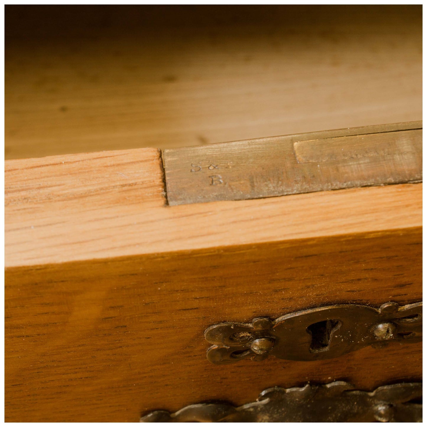 Shapland & Petter, Barnstaple Arts & Crafts English Oak Dressing Chest with hearts